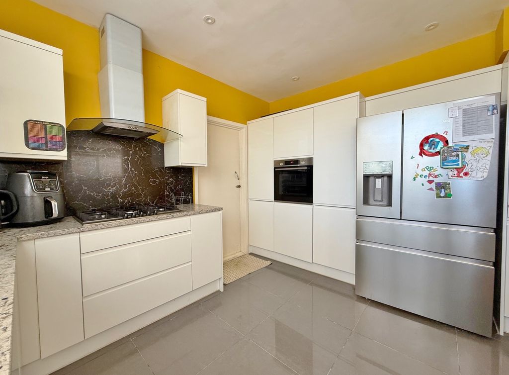 Additional image 13 of 3 bed detached house for saleLealand Road, Drayton, Portsmouth PO6