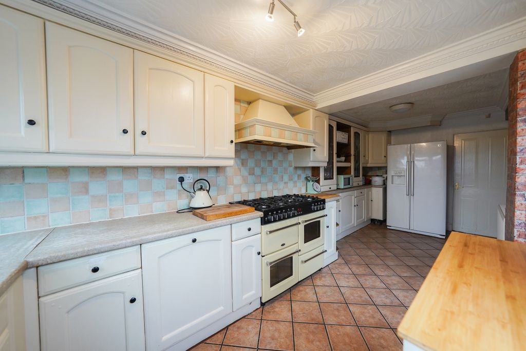 Additional image 7 of 3 bed semi-detached house for saleChestnut Road, Glenfield, Leicestershire LE3
