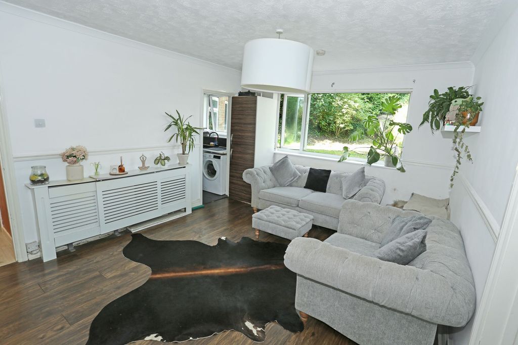 Additional image 2 of 1 bed flat for saleRunnymede Court, West End SO30