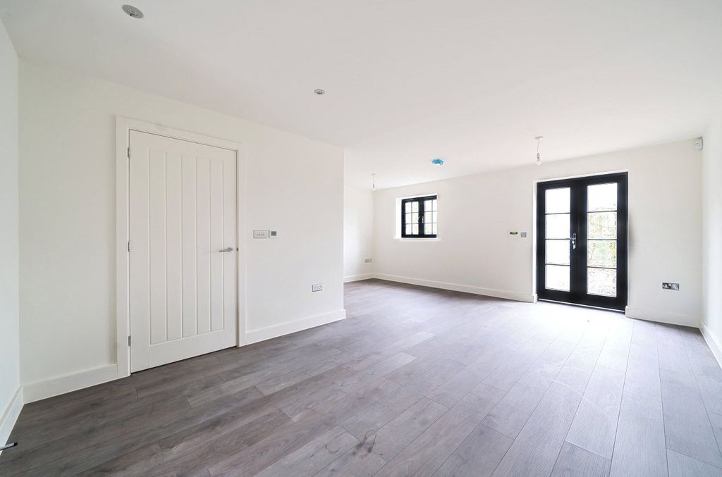 Additional image 5 of 3 bed semi-detached house for saleKing Alfreds Drive, Wincanton, Somerset BA9