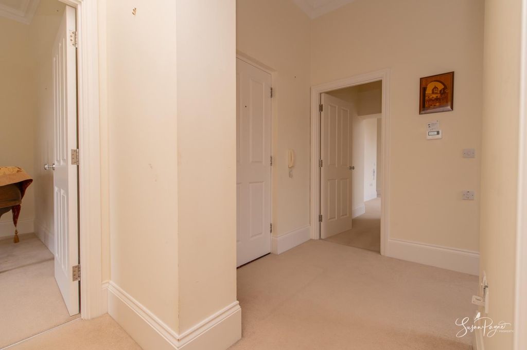 Additional image 5 of 2 bed flat for saleWhitecroft Park, Newport PO30