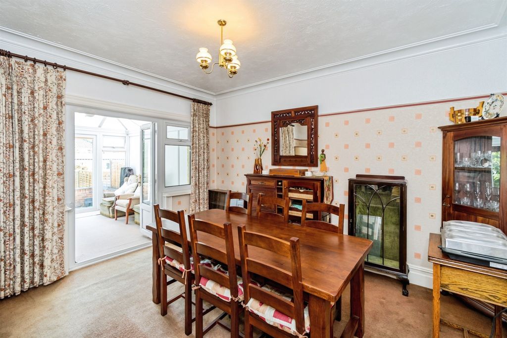 Additional image 5 of 4 bed detached house for saleSt. James Road, Southampton SO15
