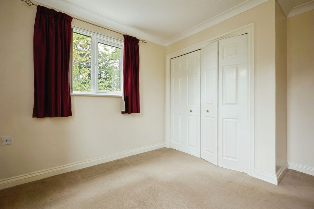 Additional image 8 of 2 bed flat for saleBarnaby Mead, Gillingham SP8