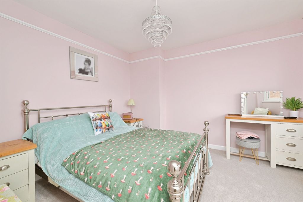 Additional image 4 of 3 bed semi-detached house for saleCrescent Close, Market Harborough LE16