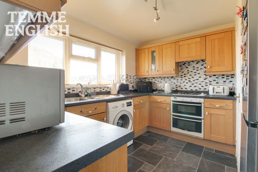 Additional image 4 of 2 bed maisonette for saleRettendon View, Wickford SS11