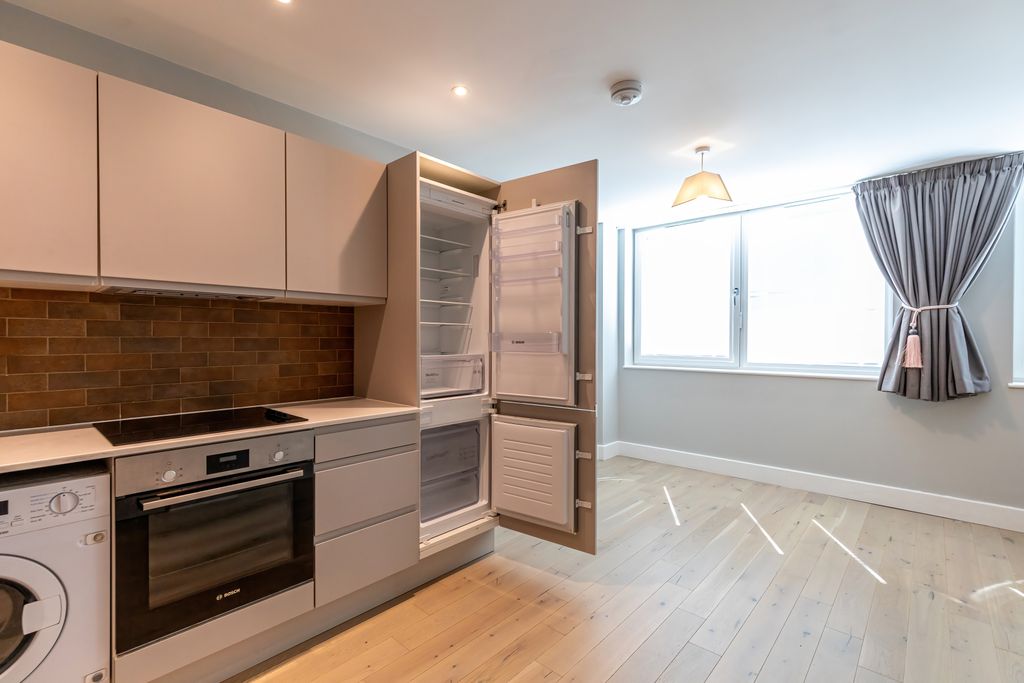 Additional image 4 of 1 bed flat for saleRomsey Road, Southampton SO16