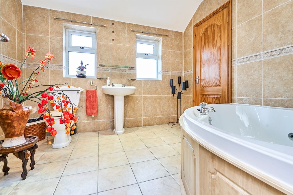 Additional image 17 of 4 bed detached house for saleStourbridge Road, Penn, Wolverhampton WV4