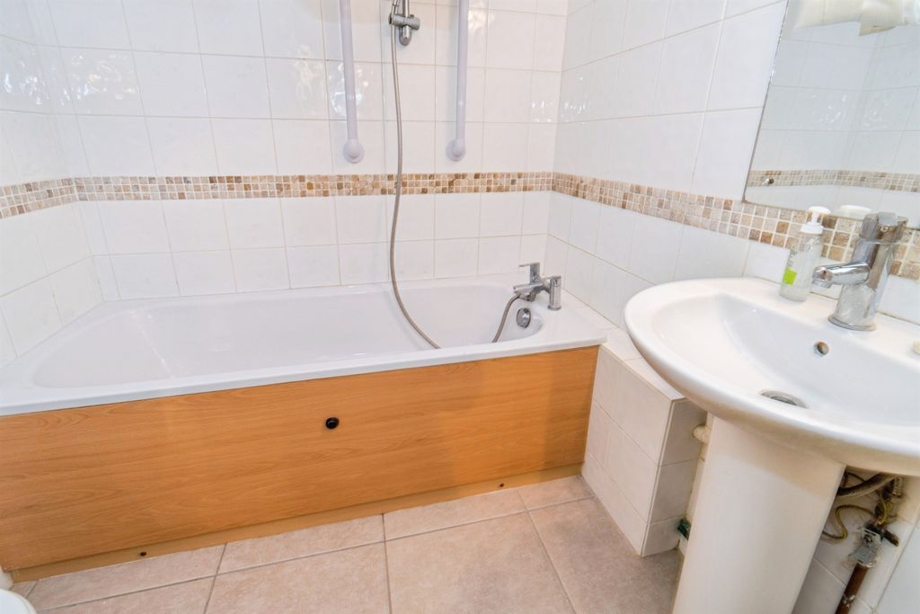 Additional image 8 of 2 bed flat for saleGrosvenor Road, Southampton SO17