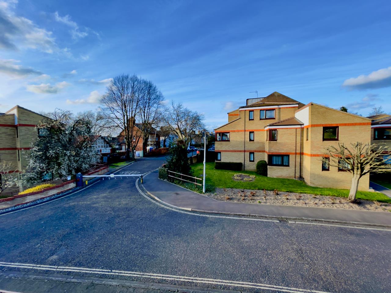 1 Bed Flat, Beaulands Close, CB4, N1 7GU photo 2