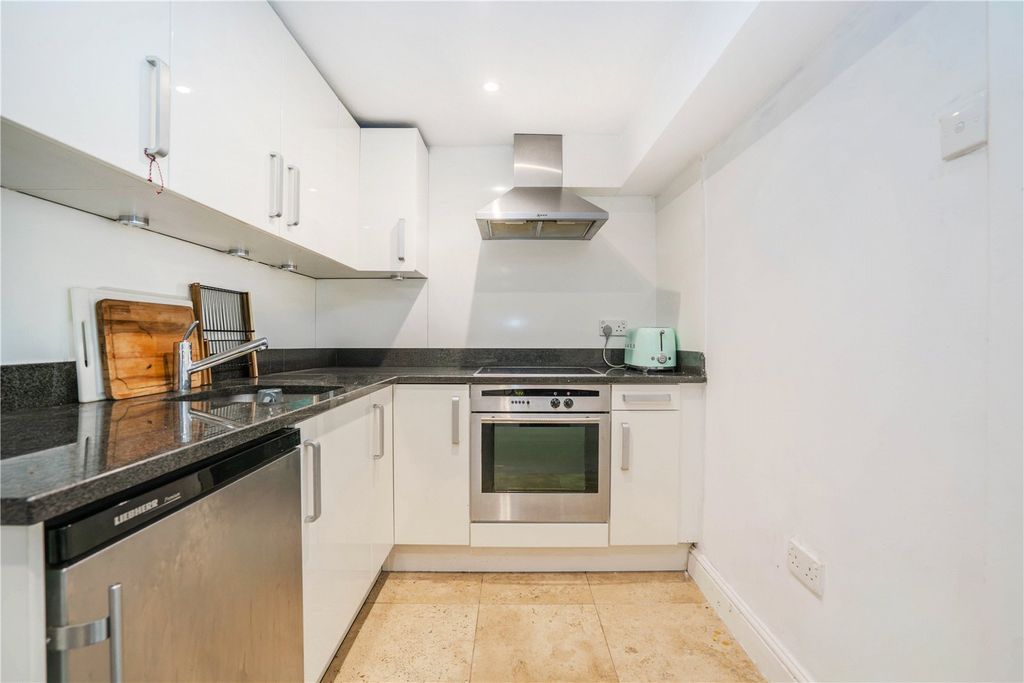 Additional image 17 of 5 bed semi-detached house for saleLittle Green, Richmond TW9
