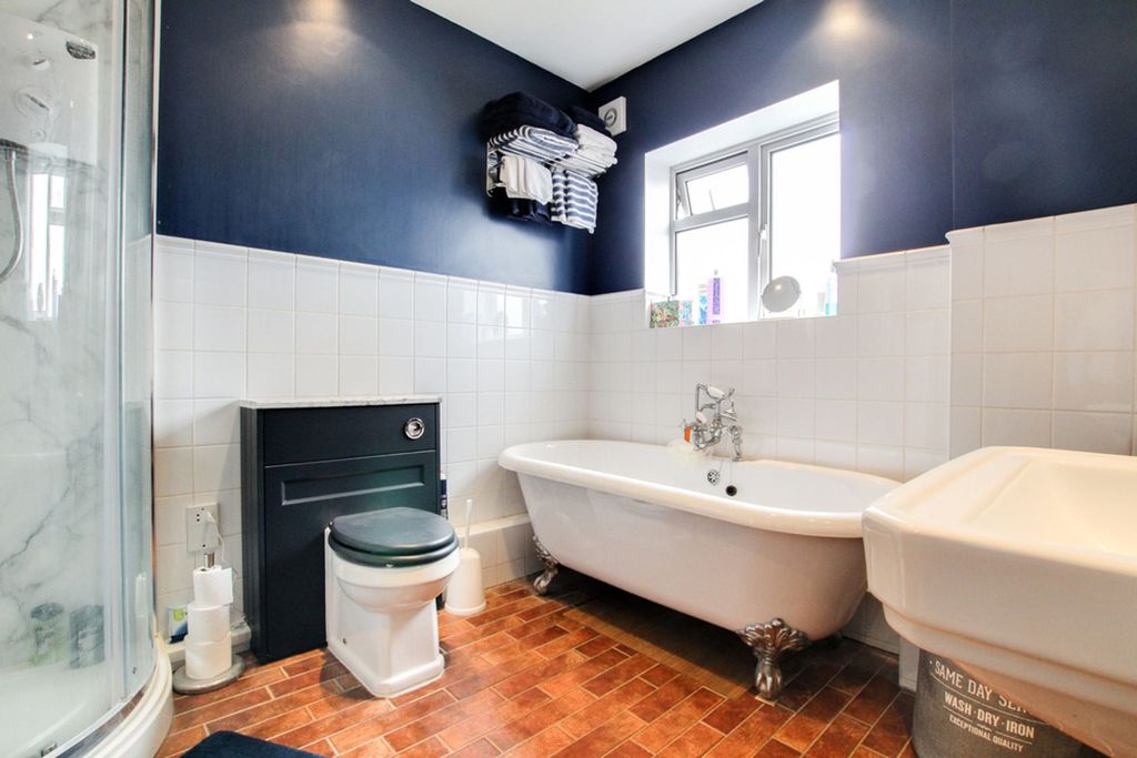 Additional image 30 of 5 bed detached house for saleSwan Lane, Wickford SS11