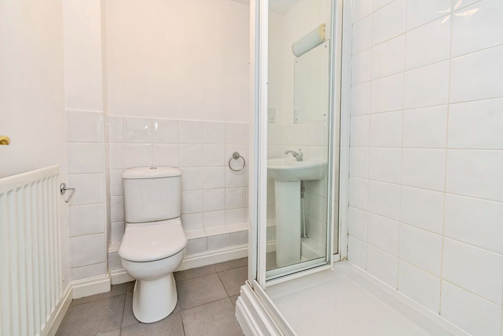 Additional image 9 of 2 bed flat for saleMarshall Square, Banister Park, Southampton, Hampshire SO15