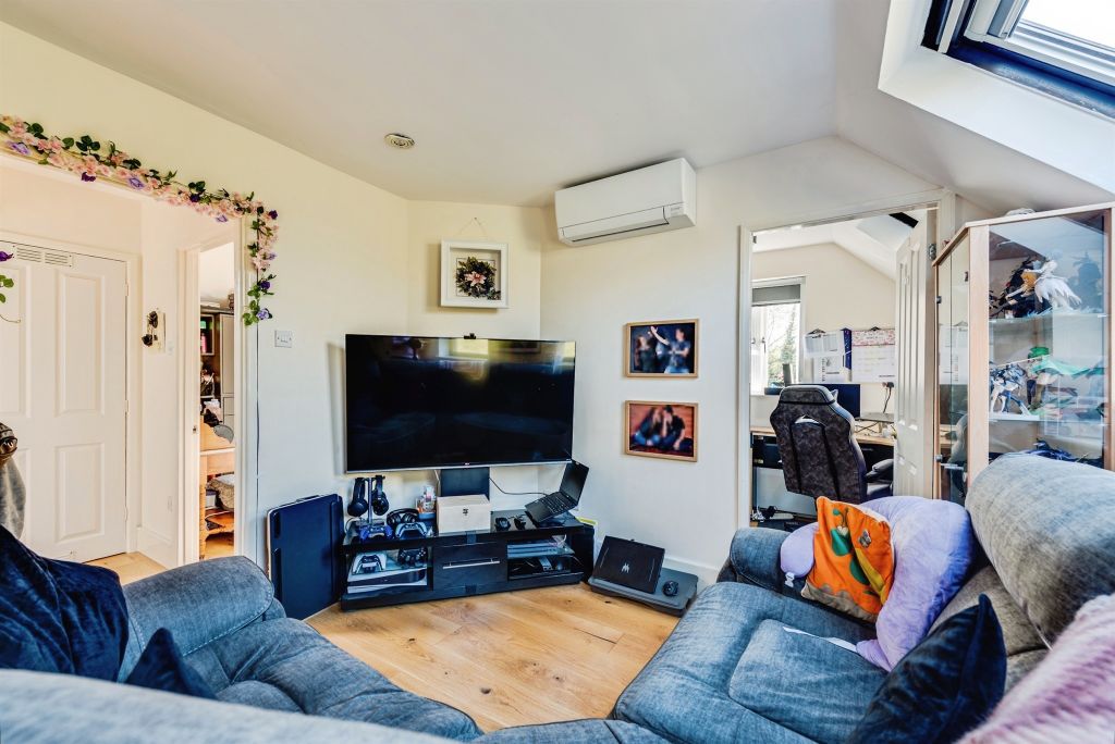Additional image 18 of 2 bed property for saleCampden Close, Witney OX28