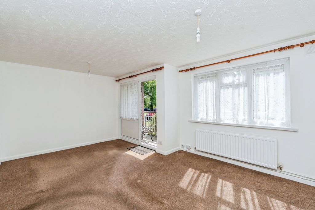 Additional image 7 of 2 bed flat for saleSt. James Close, Southampton SO15