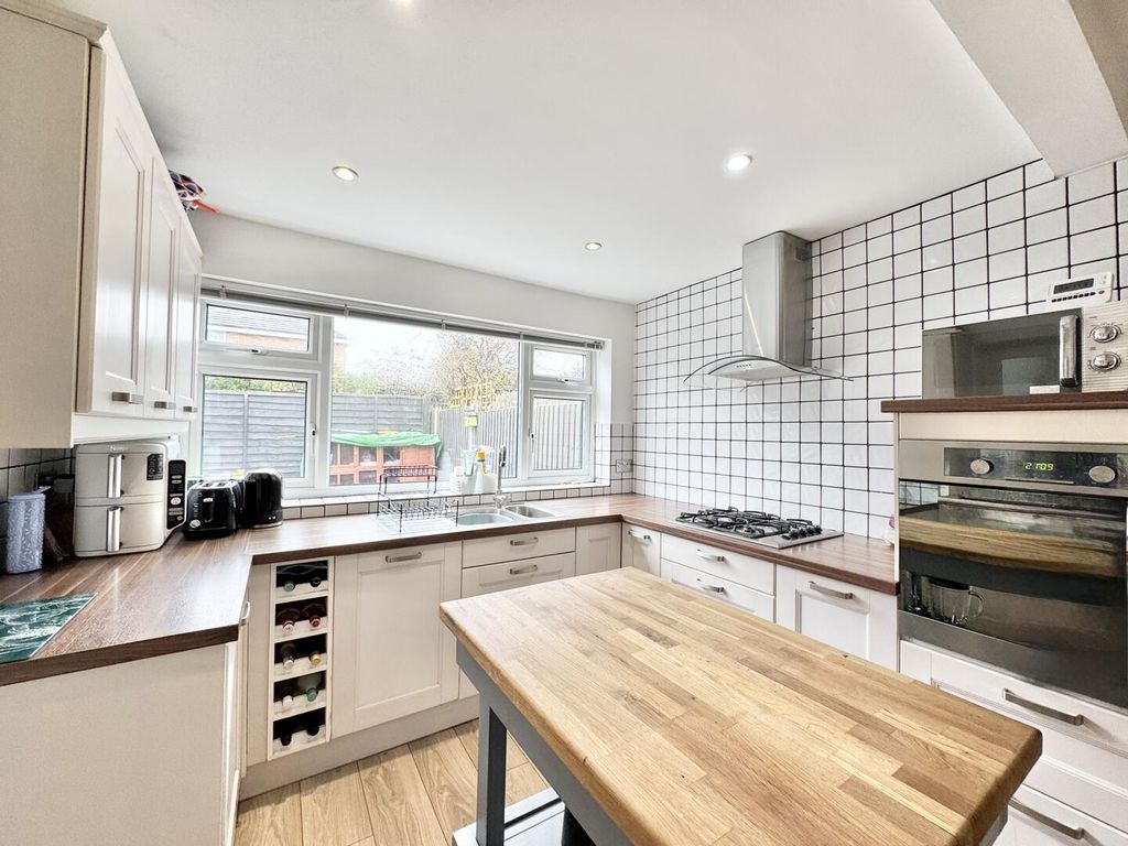 Additional image 7 of 3 bed semi-detached house for saleBrook Street, Whetstone, Leicester LE8