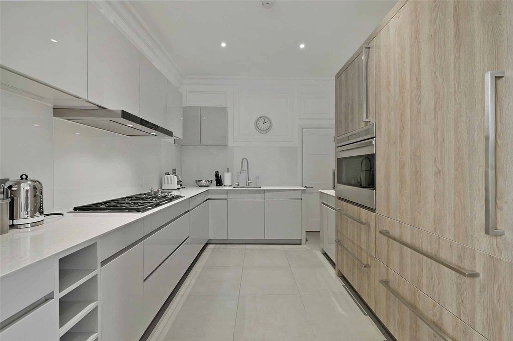 Additional image 12 of 3 bed flat for saleThe Residence, 26 Trinity Place, Windsor, Berkshire SL4