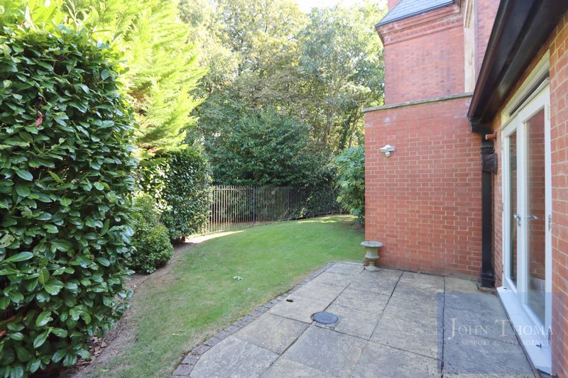 Additional image 10 of 2 bed flat for saleRepton Park, Regents Drive, Woodford Green IG8
