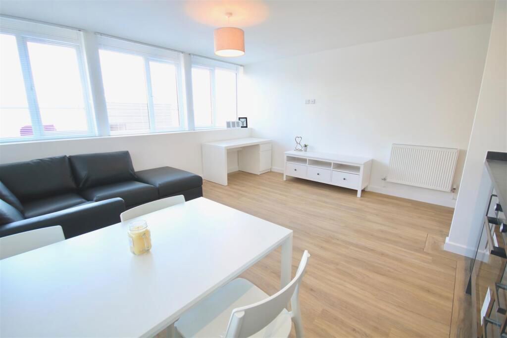 Additional image 4 of 2 bed flat for saleIsambard Brunel Road, Portsmouth PO1