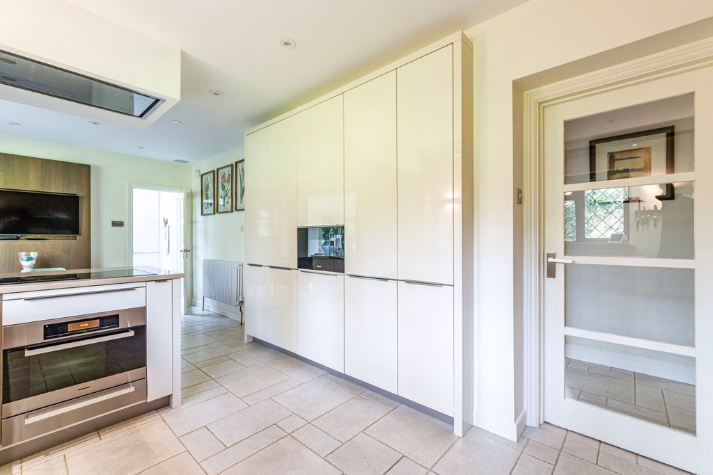 Additional image 18 of 5 bed detached house for salePyrford, Surrey GU22