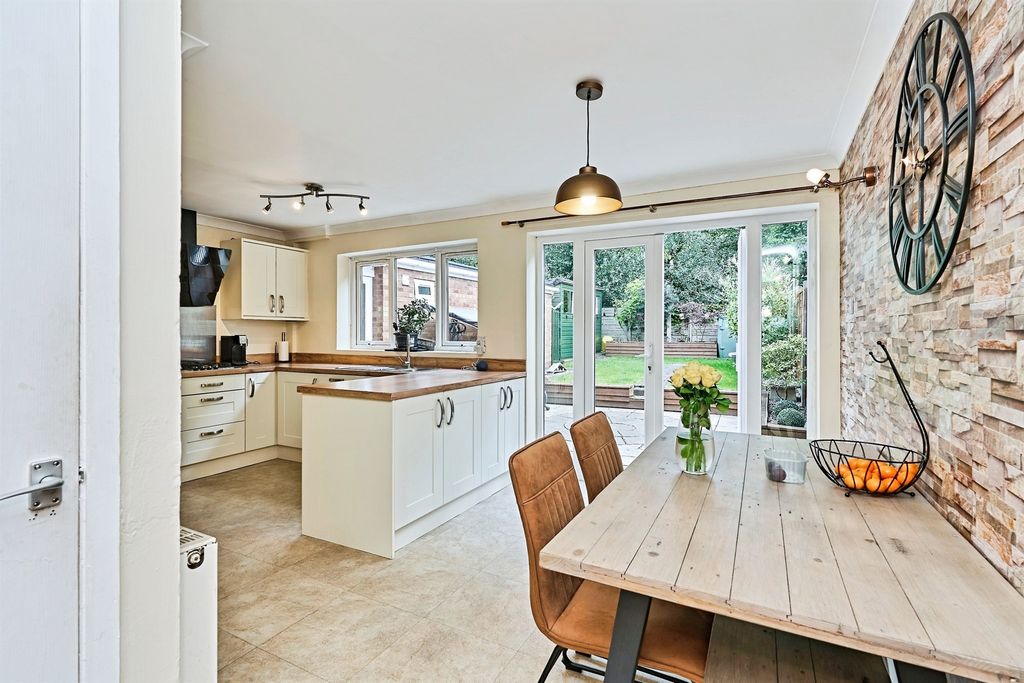 Additional image 4 of 4 bed semi-detached house for saleLinden Lane, Willenhall WV12