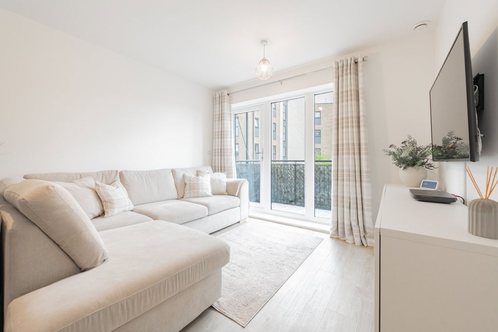 Additional image 6 of 2 bed flat for saleRiverside House, Thomas Blake Avenue, Southampton SO14