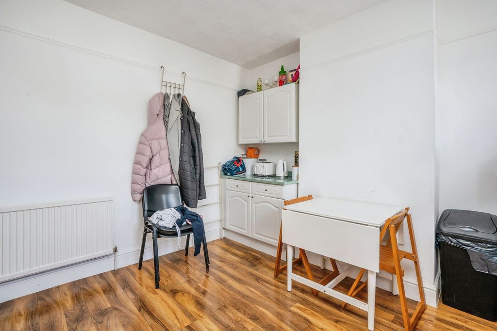 Additional image 14 of 2 bed property for saleGladys Avenue, Portsmouth, Hampshire PO2