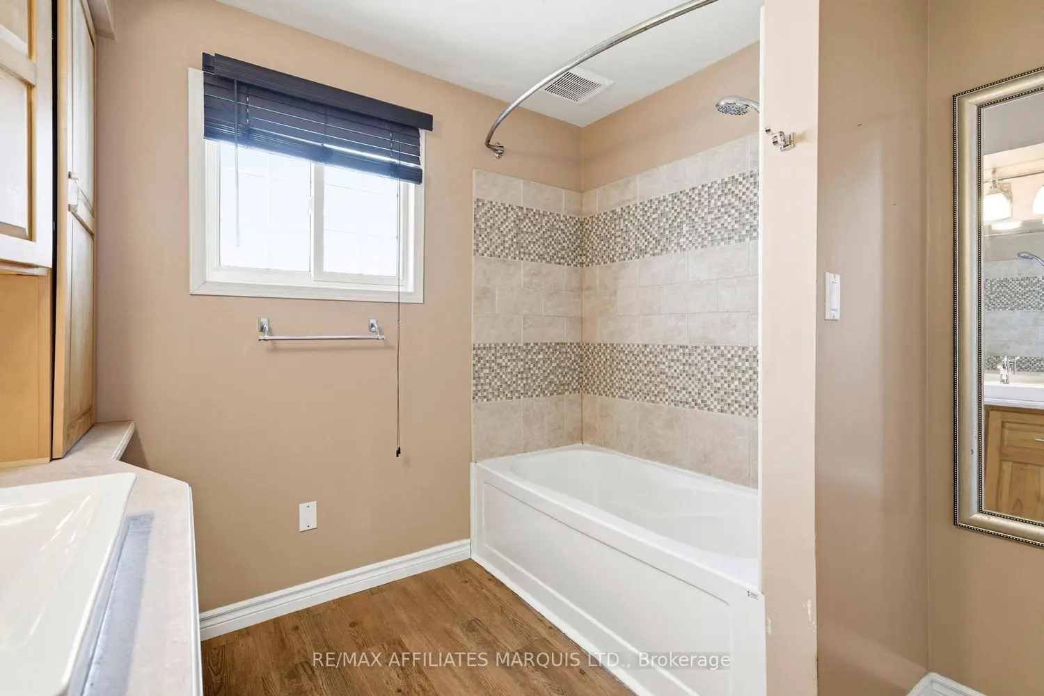 25 Dunbar Avenue photo 5
