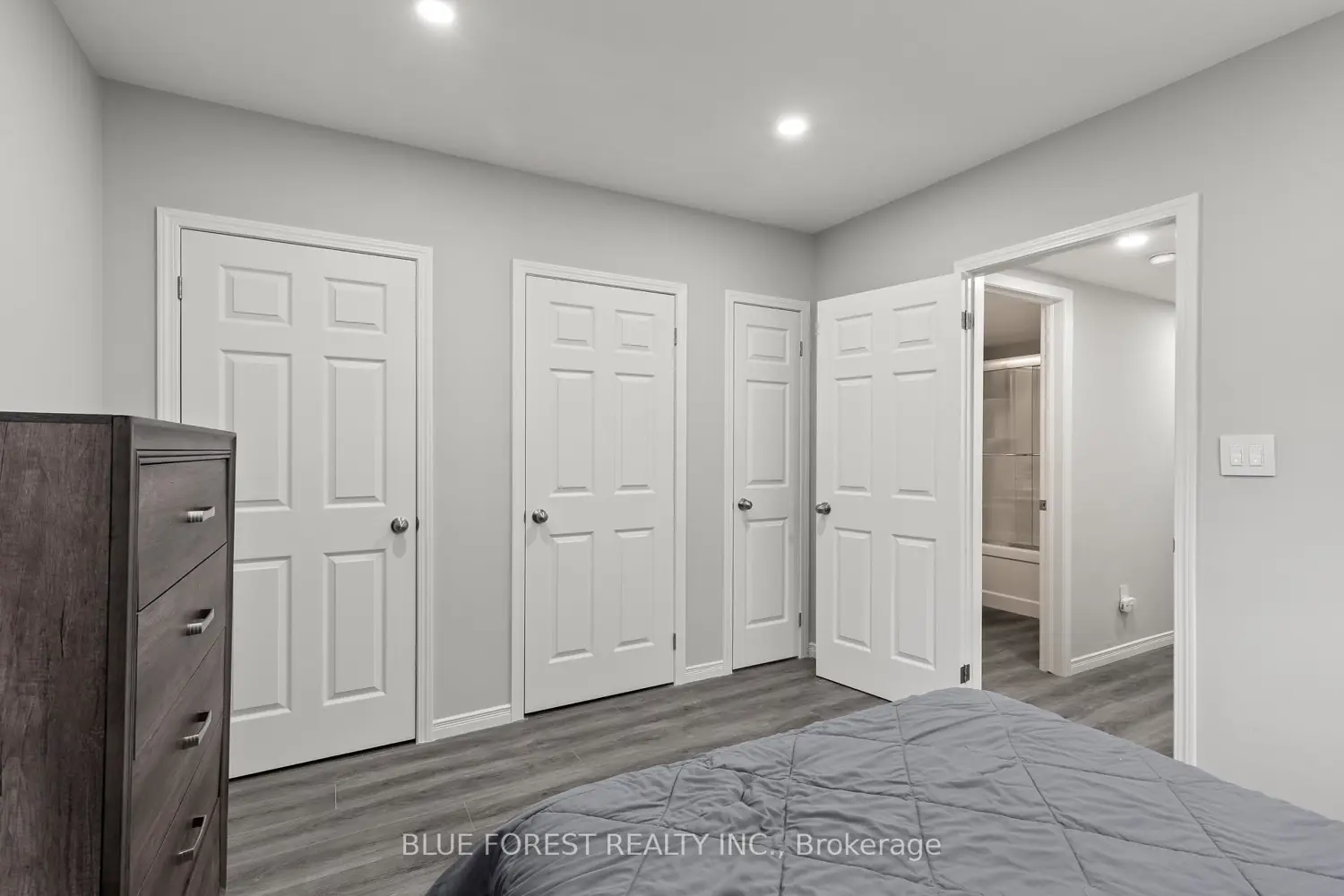 Additional image 13 of 3200 Singleton Avenue 50