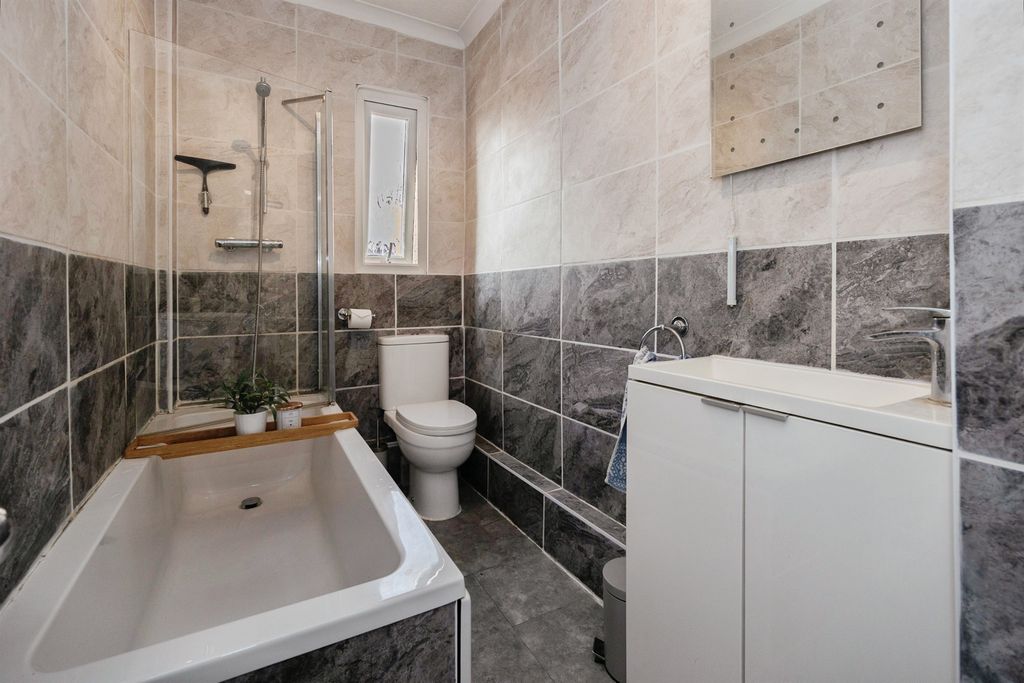 Additional image 13 of 2 bed terraced house for salePowerscourt Road, Portsmouth PO2