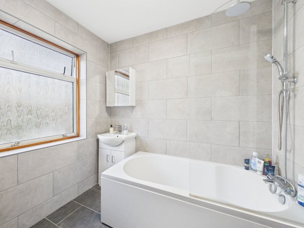 Additional image 9 of 5 bed detached house for saleGables Avenue, Ashford, Surrey TW15