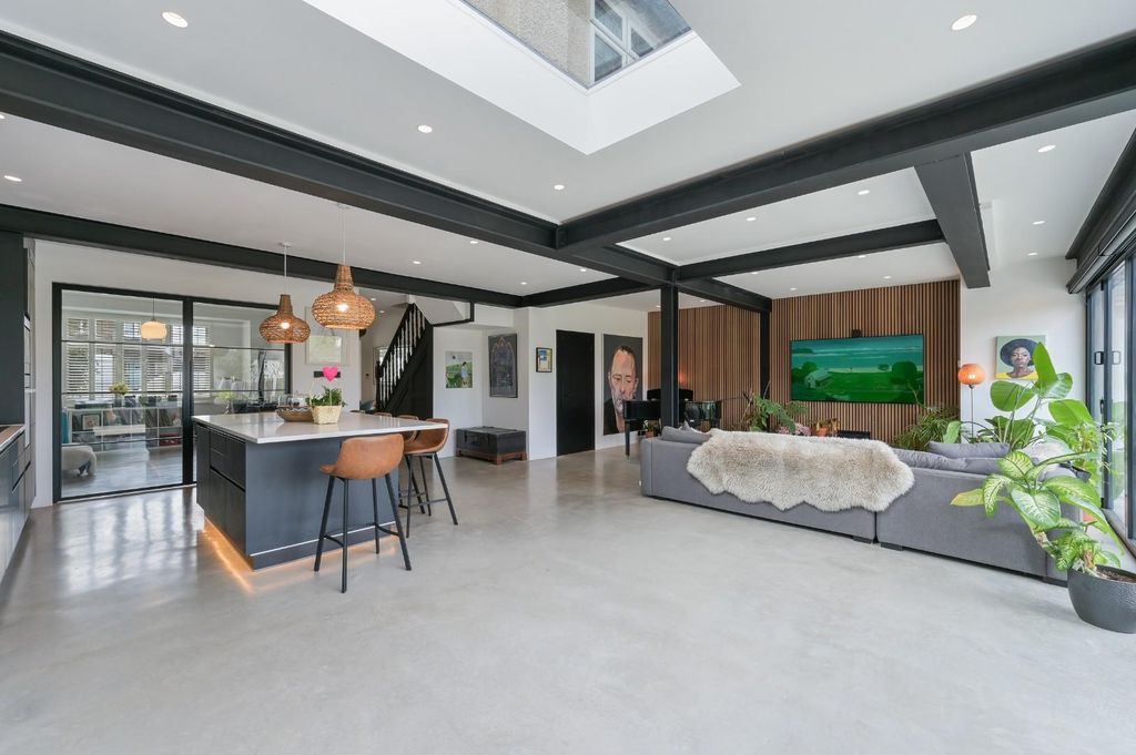 Additional image 3 of 6 bed semi-detached house for saleOaks Avenue, Worcester Park KT4