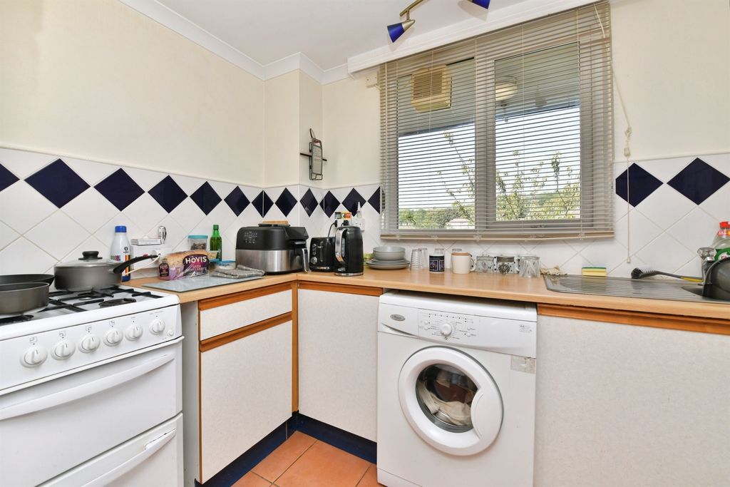 Additional image 6 of 1 bed flat for saleBudshead Road, Plymouth PL5