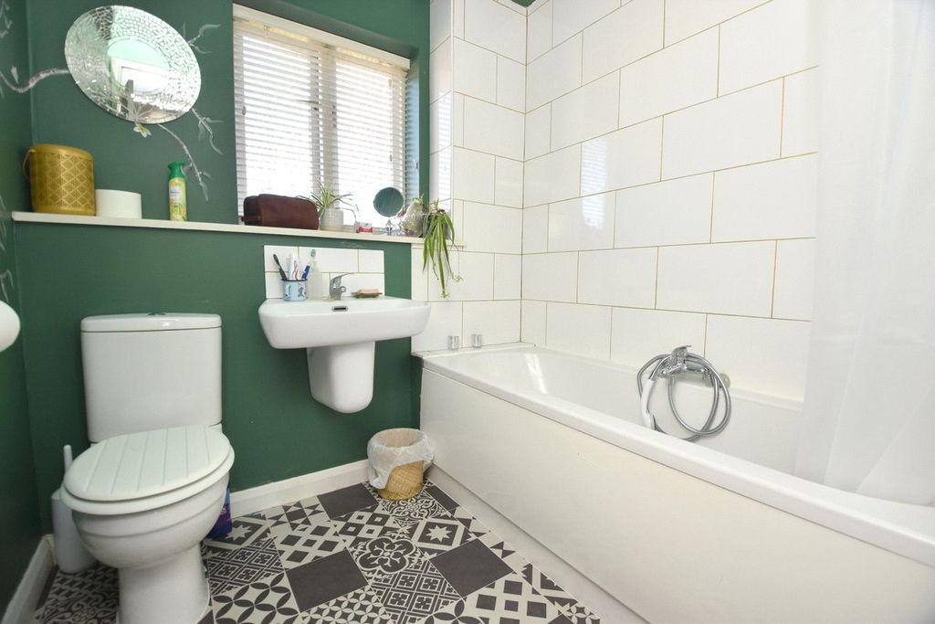 Additional image 6 of 4 bed terraced house for saleSutton Close, Woodbridge, Suffolk IP12