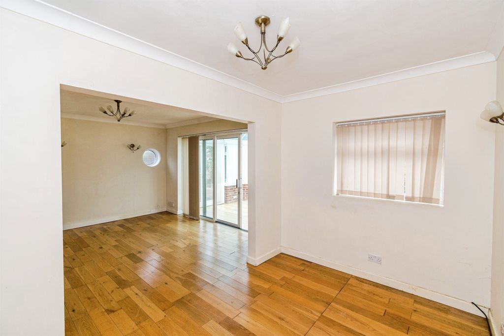 Additional image 7 of 4 bed detached house for saleHill Lane, Southampton SO15