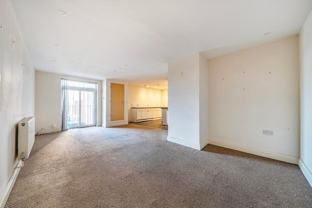 Additional image 7 of 2 bed flat for saleLondon Road, Portsmouth PO2