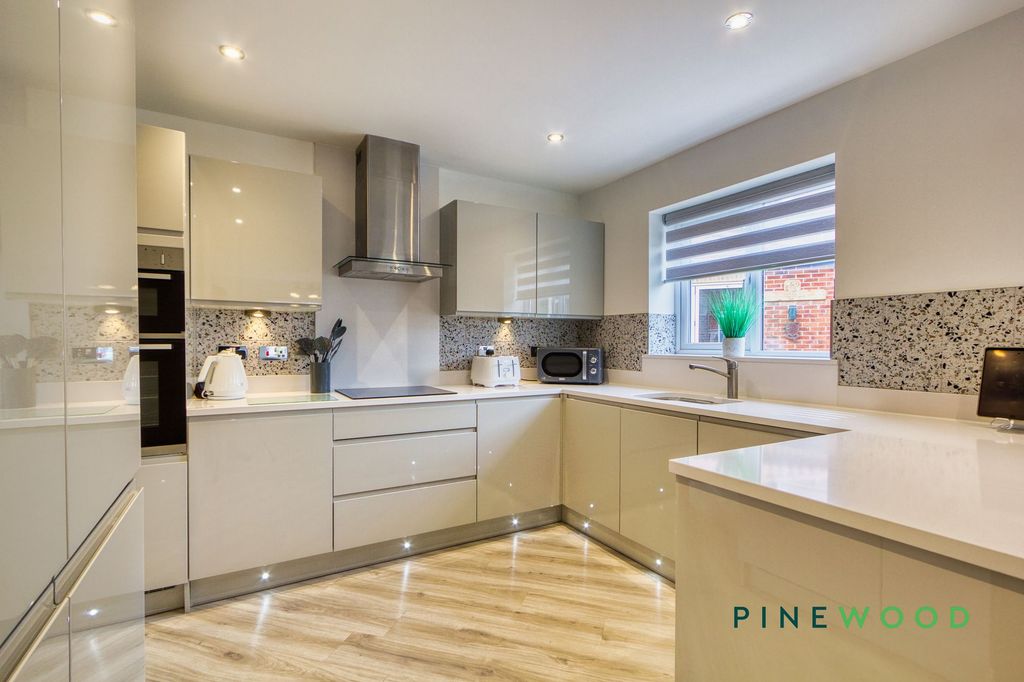 Additional image 5 of 4 bed detached house for saleHarlequin Drive, Worksop S81