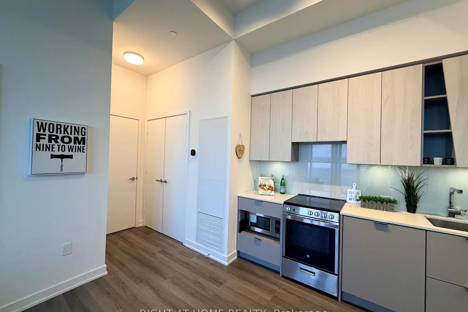 Additional image 15 of 3883 Quartz Road 2505