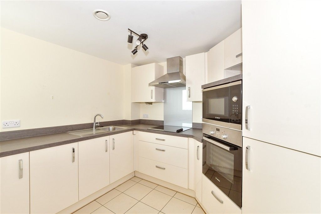 Additional image 7 of 2 bed flat for saleSouth Parade, Southsea, Hampshire PO4