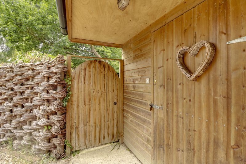 Additional image 19 of 4 bed property for saleSnows Ride, Windlesham GU20