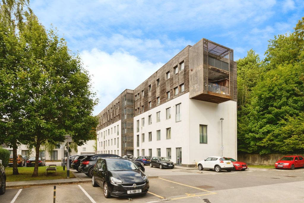 Additional image 4 of 2 bed flat for saleGodstone Road, Whyteleafe CR3
