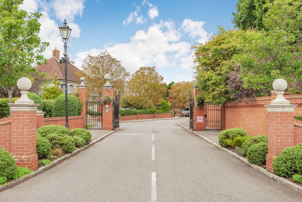 Additional image 16 of 6 bed detached house for saleQueens Acre, Windsor, Berkshire SL4