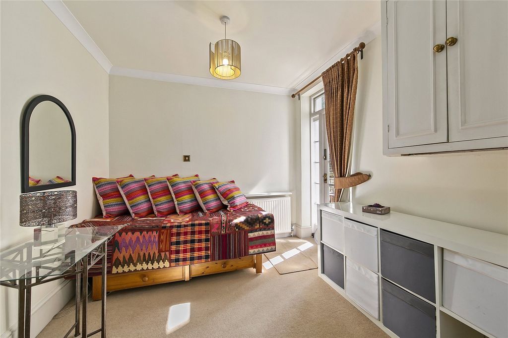 Additional image 11 of 3 bed maisonette for saleStuart Court, Richmond Hill, Richmond, Surrey TW10