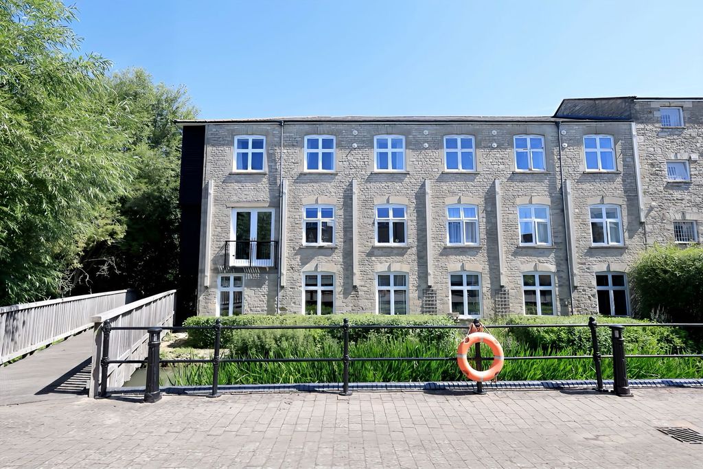 2 bed flat for saleWoodford Mill, Mill Street, Witney, Oxfordshire OX28