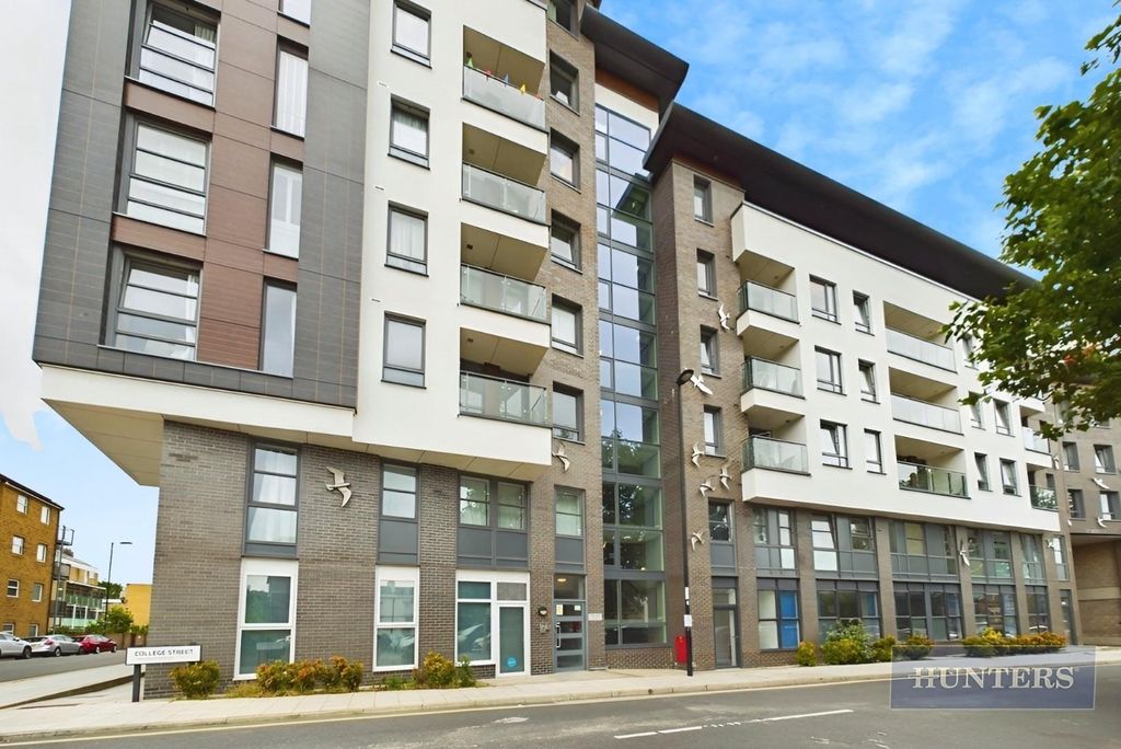 Additional image 12 of 2 bed flat for saleEmpress Heights, College Street, Southampton SO14