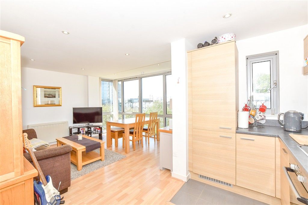 Additional image 6 of 2 bed flat for saleCross Street, Portsmouth, Hampshire PO1