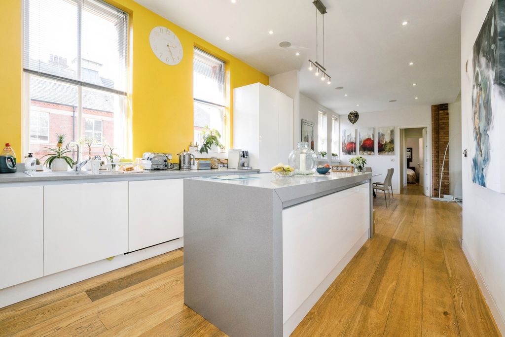 Additional image 3 of 3 bed flat for saleBartholomew House, Richmond Drive, Woodford Green IG8