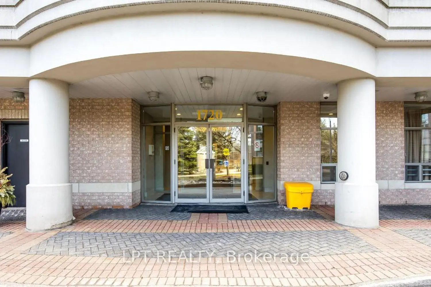 1720 Eglinton Avenue 108
