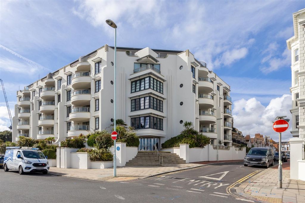 Additional image 4 of 2 bed flat for saleSteyne Gardens, Worthing BN11