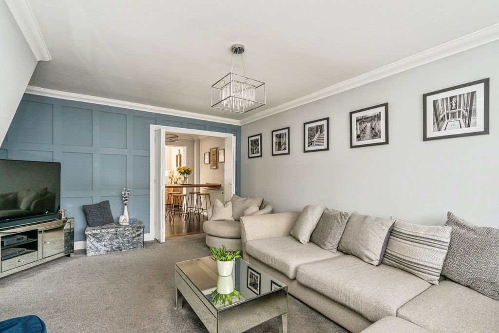 Additional image 3 of 3 bed semi-detached house for saleGodwit Road, Southsea, Hampshire PO4