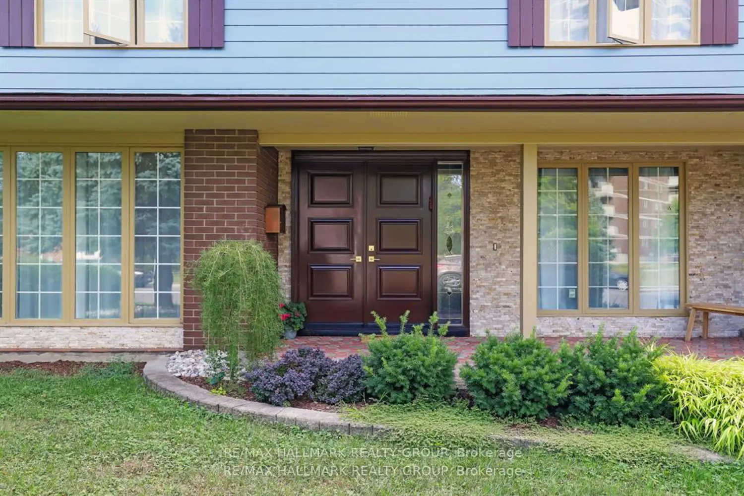 1712 Playfair Drive